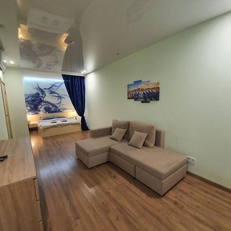 Avalon На Чорновола Lägenhet Lviv Exteriör bild