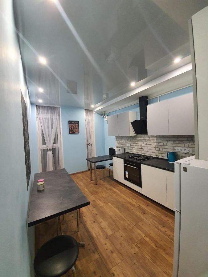Avalon На Чорновола Lägenhet Lviv Exteriör bild